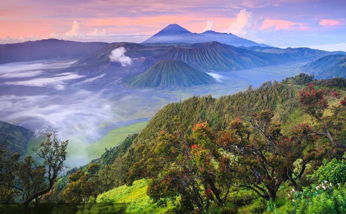 Hong Kong-Surabaya, Indonesia