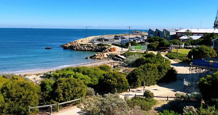Hong Kong-Fremantle, Australia
