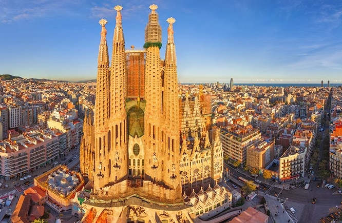 Hong Kong-Barcelona, ​​Spain