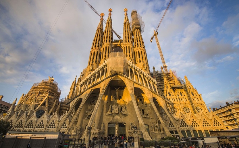 Hong Kong-Barcelona, ​​Spain